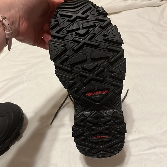 Men’s hiking boots. - Picture 4 of 14